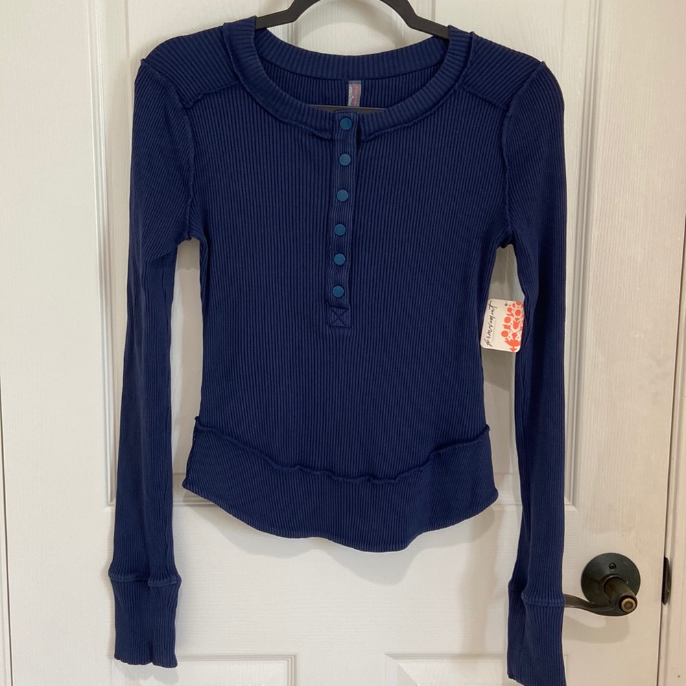 NWT FP Movement navy ribbed stretch button Henley, size XS